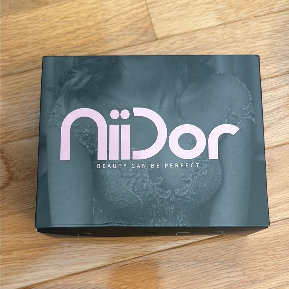 Niidor Silicone Strapless Adhesive Bra G